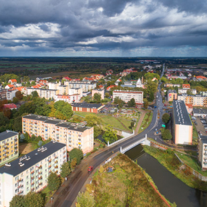 Braniewo, panorama miasta z lotu ptaka. EU, PL, Warm-Maz. Lotnicze.